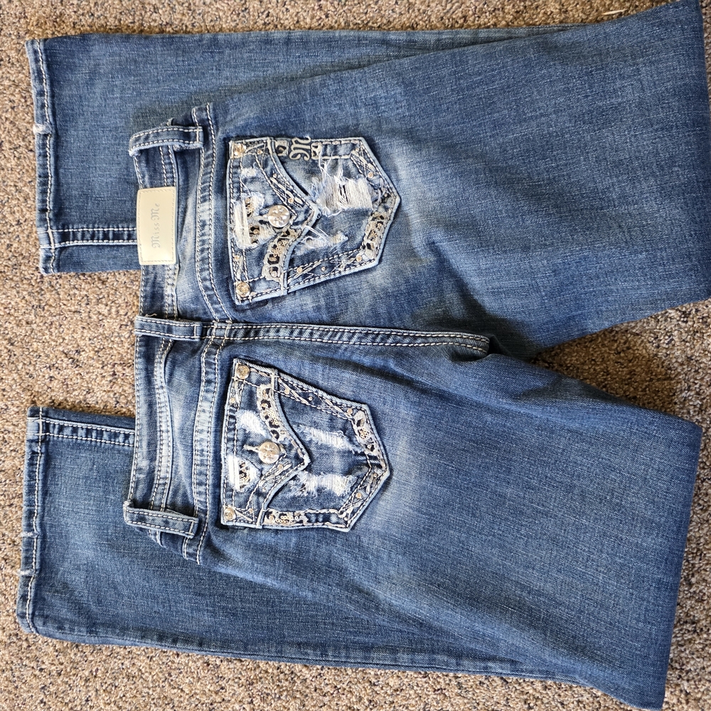 Blue Denim Jeans with Embellished Pockets